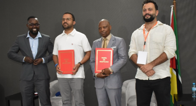 Assinatura do memorando entre MAAP E iDE